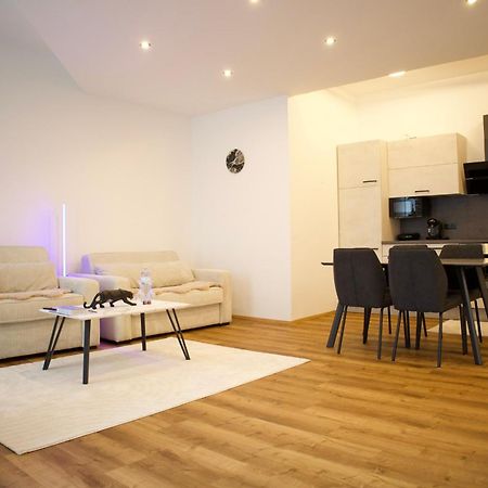 Dc Lofts I Modernes Loft In Der Stadt Salzburg Fuer Bis Zu 5 Personen Exterior foto
